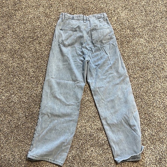 light blue jeans - Picture 2 of 2